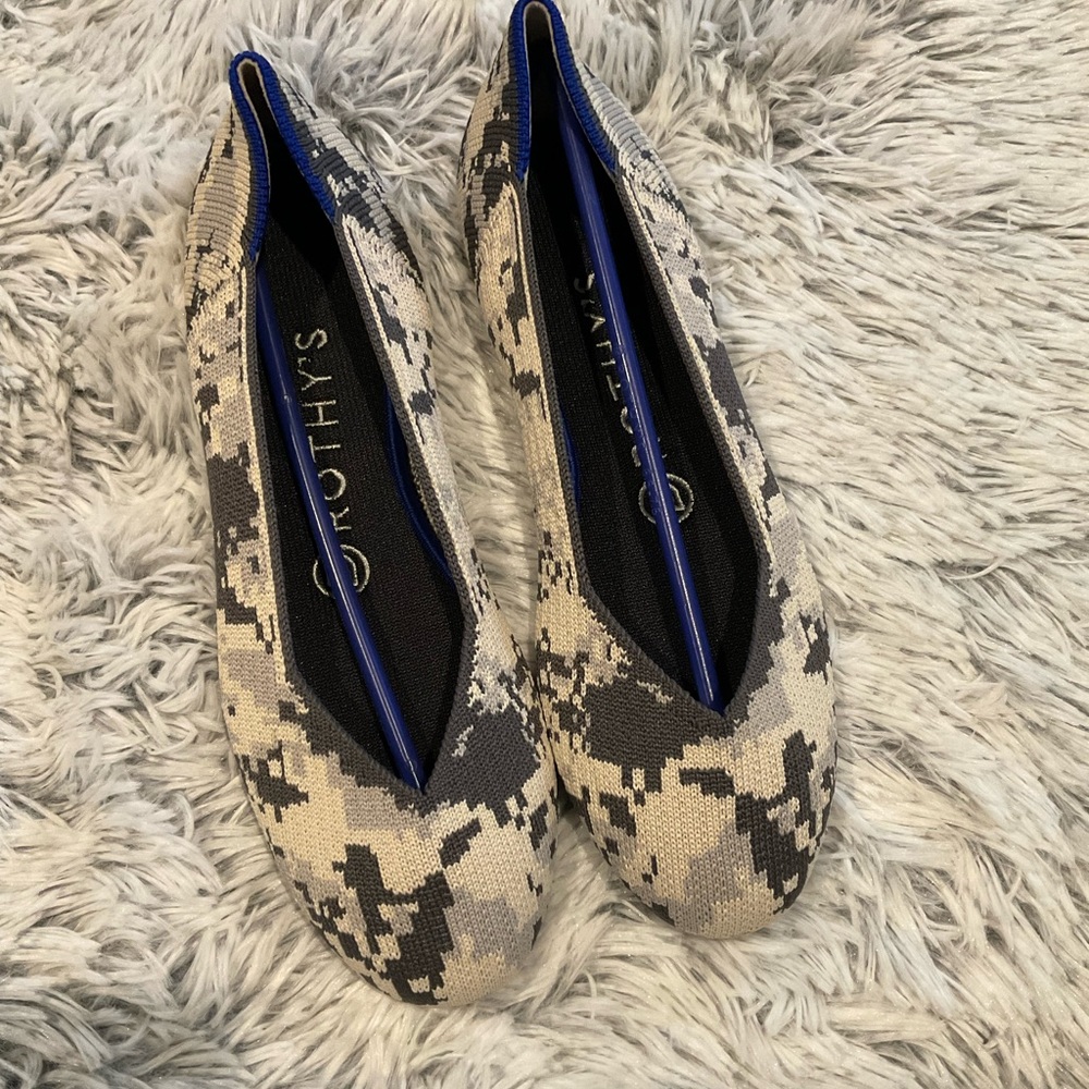 New Rothy’s ash grey camo size 6.5w